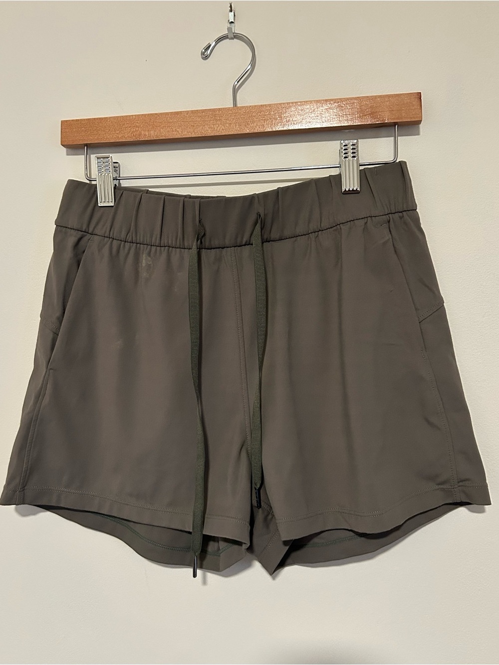 Women’s Elastic Waist Athletic Shorts - Olive